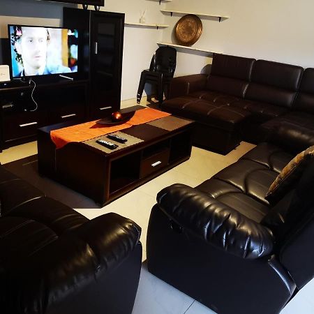 Tuvawa Luxury Suites Walvisbaai Buitenkant foto